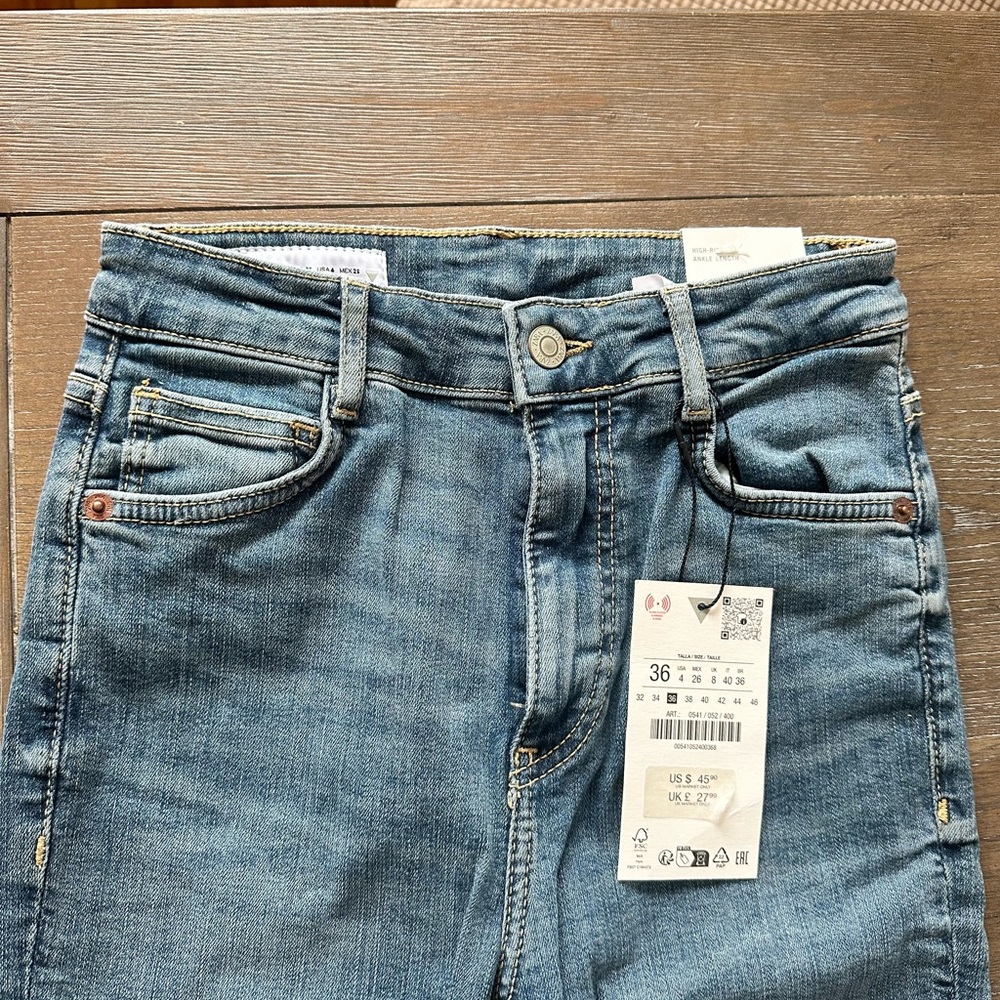 Zara womens Light Blue Skinny Jeans